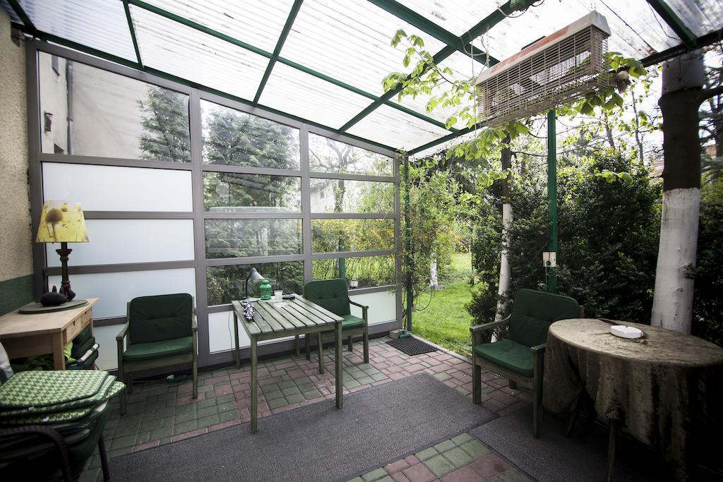 Akacja Pokoje Goscinne Krakow Exterior photo